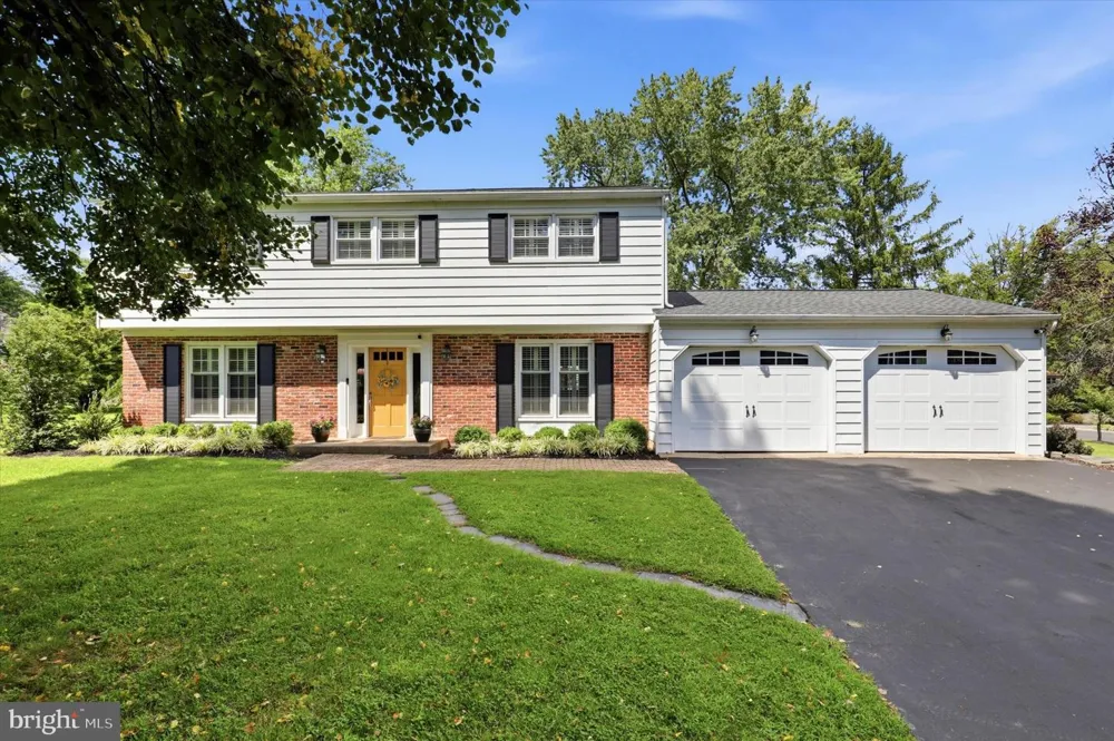 623 HILLSIDE ROAD Blue Bell, PA 19422