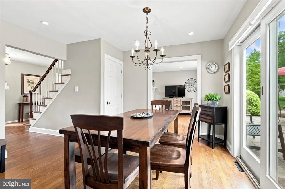 623 HILLSIDE ROAD Blue Bell, PA 19422