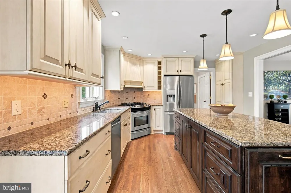 623 HILLSIDE ROAD Blue Bell, PA 19422