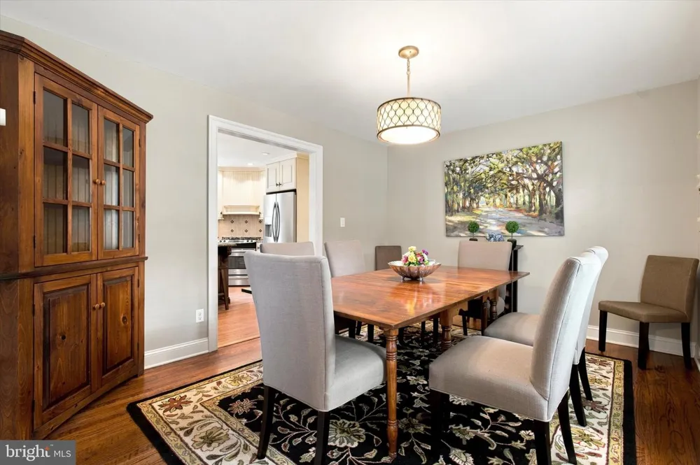 623 HILLSIDE ROAD Blue Bell, PA 19422