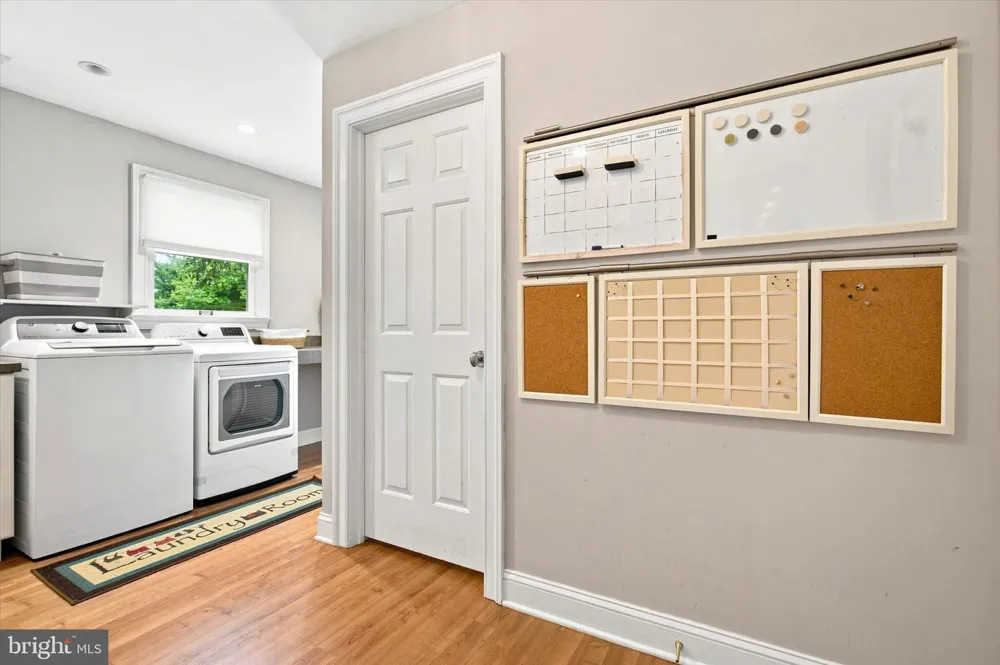 623 HILLSIDE ROAD Blue Bell, PA 19422