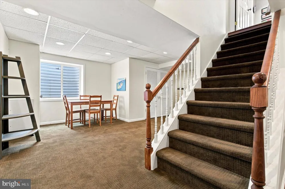 623 HILLSIDE ROAD Blue Bell, PA 19422
