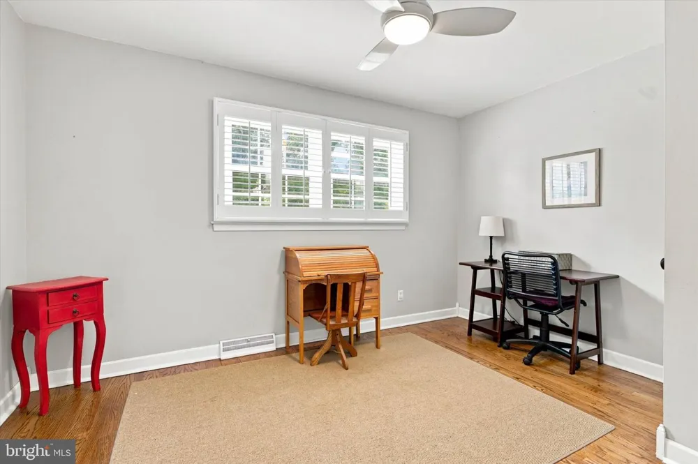 623 HILLSIDE ROAD Blue Bell, PA 19422