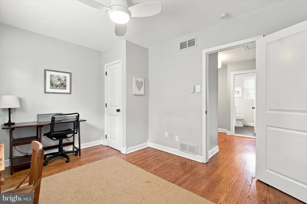 623 HILLSIDE ROAD Blue Bell, PA 19422