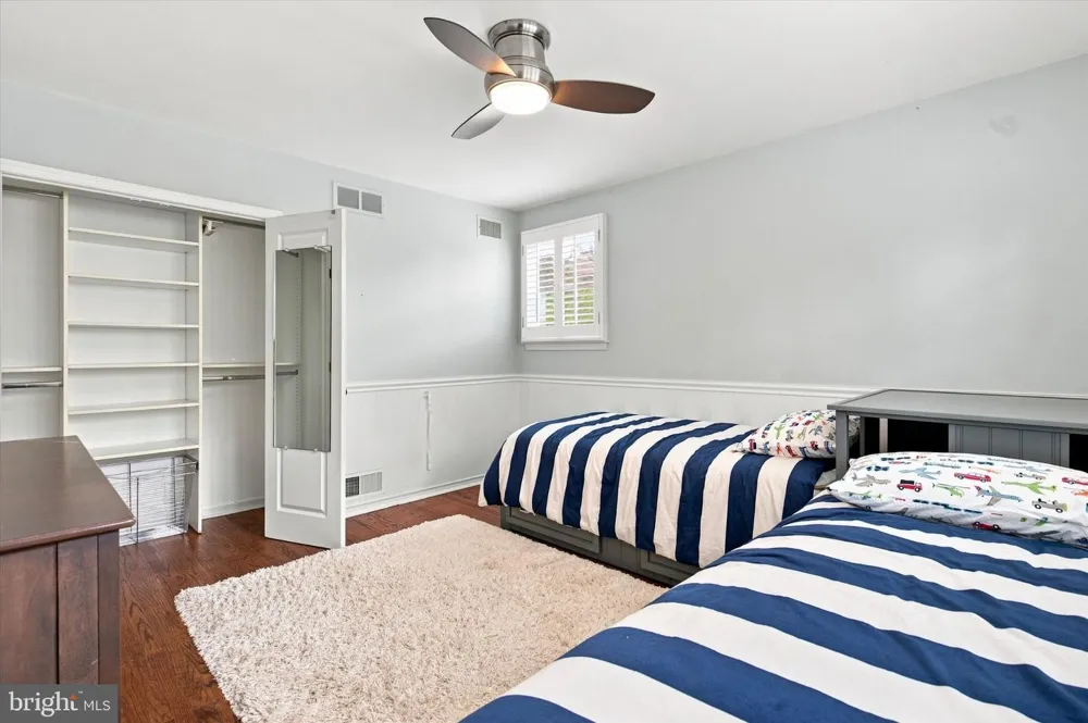 623 HILLSIDE ROAD Blue Bell, PA 19422