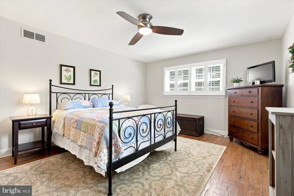 623 HILLSIDE ROAD Blue Bell, PA 19422