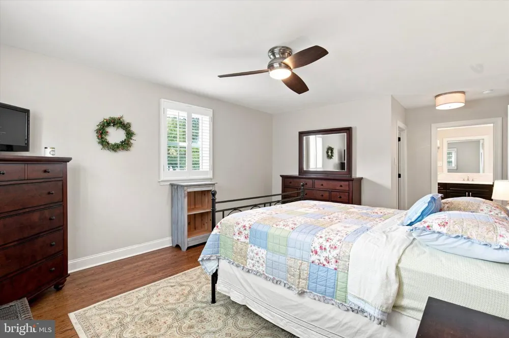 623 HILLSIDE ROAD Blue Bell, PA 19422