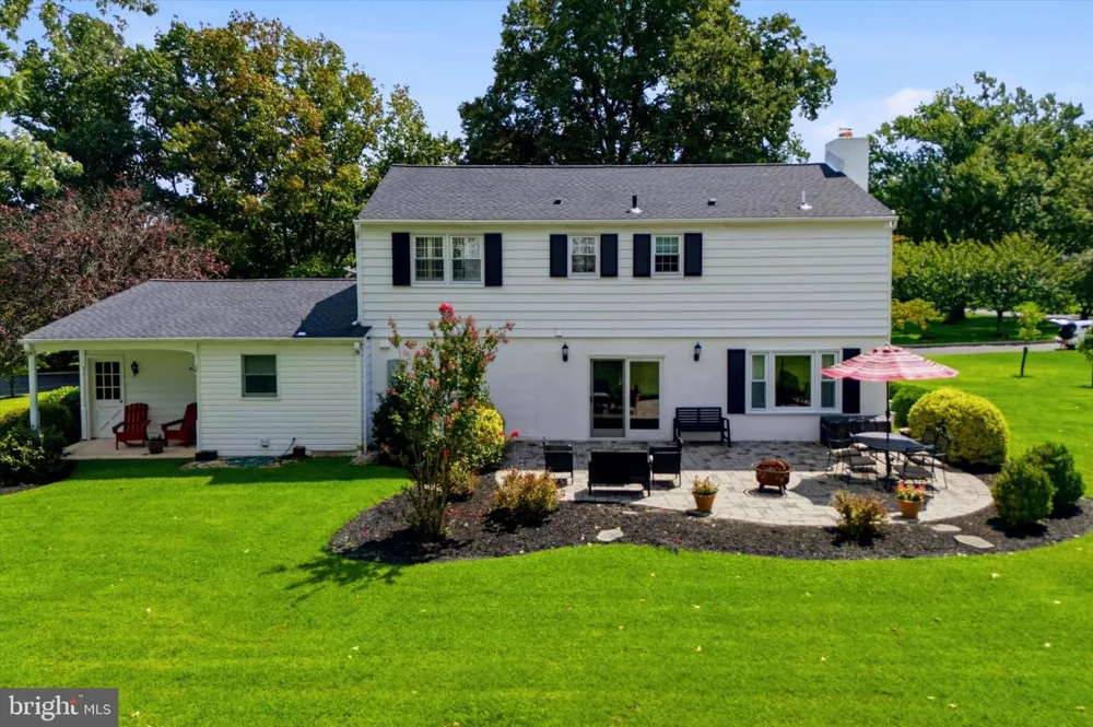 623 HILLSIDE ROAD Blue Bell, PA 19422