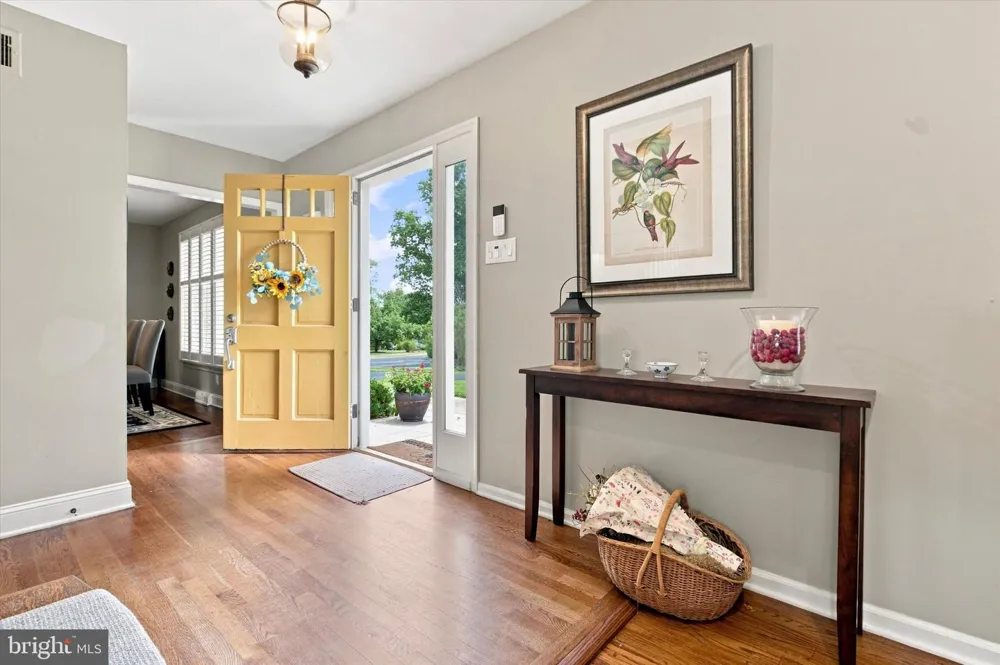623 HILLSIDE ROAD Blue Bell, PA 19422