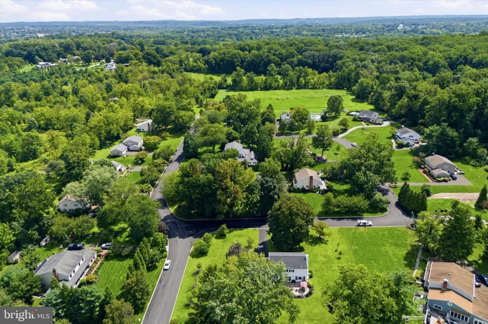 623 HILLSIDE ROAD Blue Bell, PA 19422
