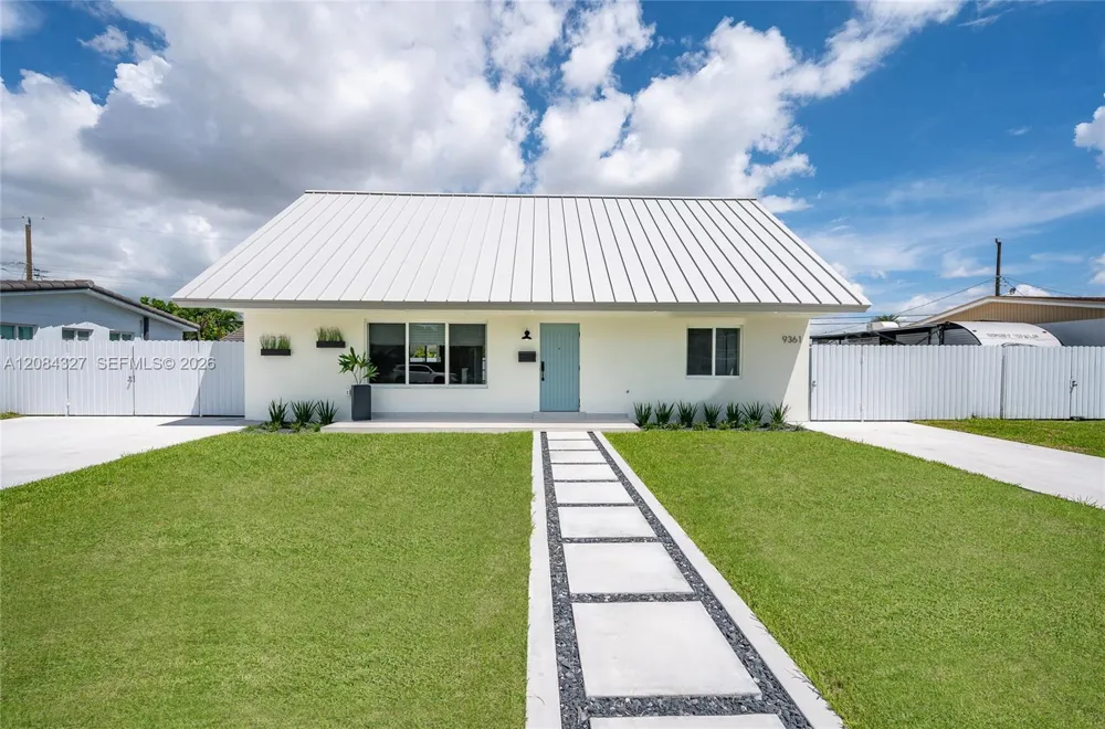 9361 SW 27th St Miami, FL 33165