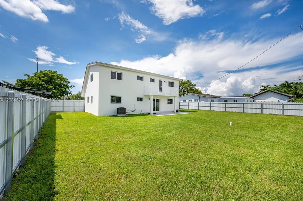 9361 SW 27th St Miami, FL 33165