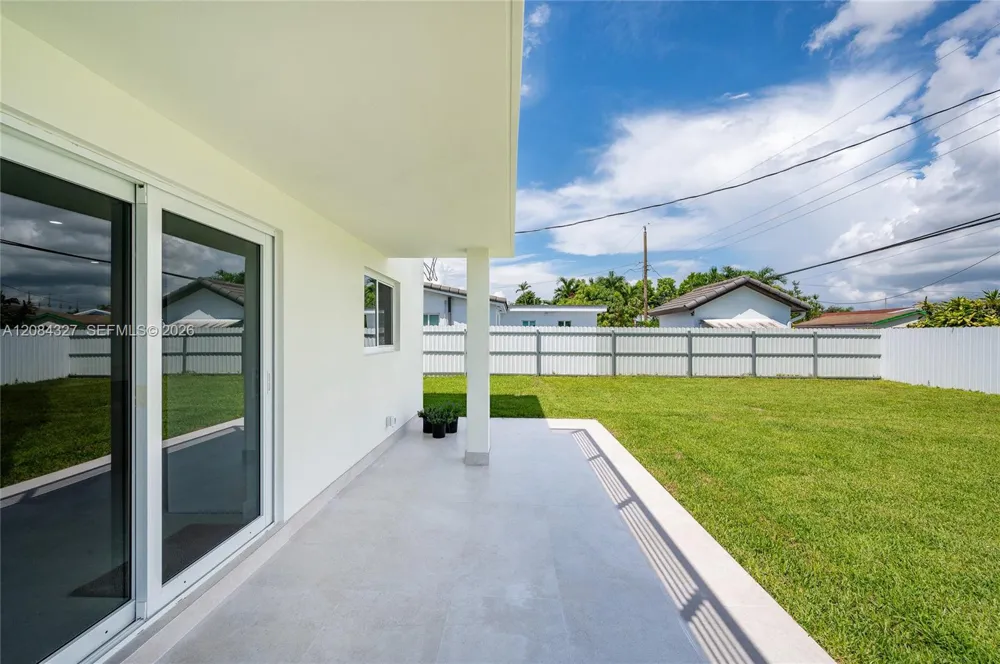 9361 SW 27th St Miami, FL 33165