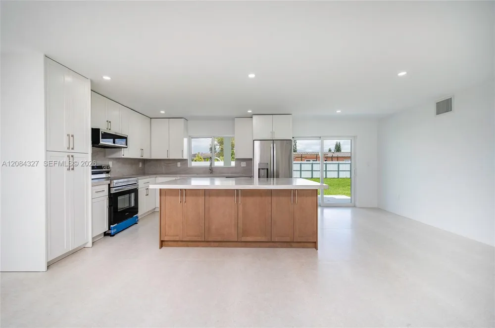 9361 SW 27th St Miami, FL 33165