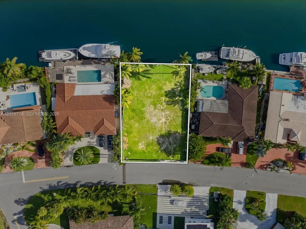 3030 NE 164th St North Miami Beach, FL 33160