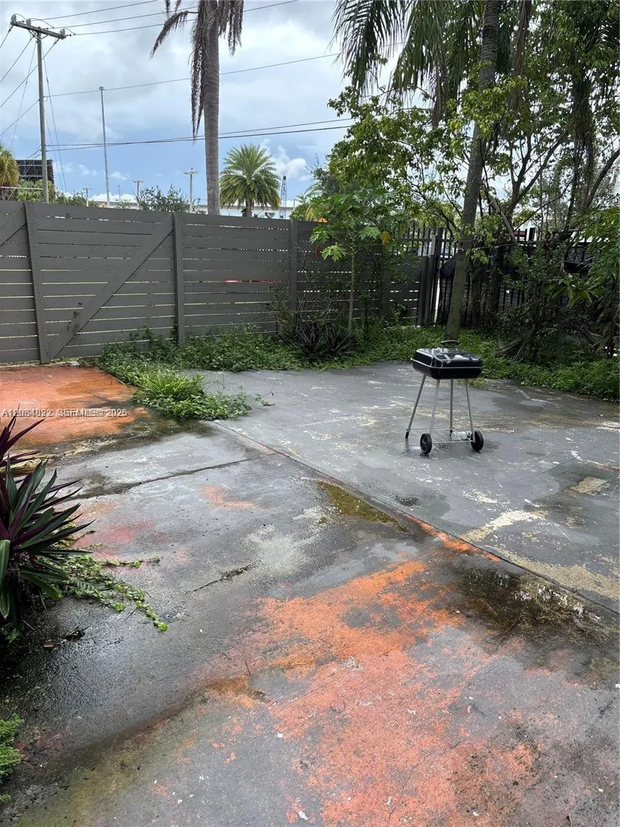 16450 NW 2nd Ave #109 Miami, FL 33169