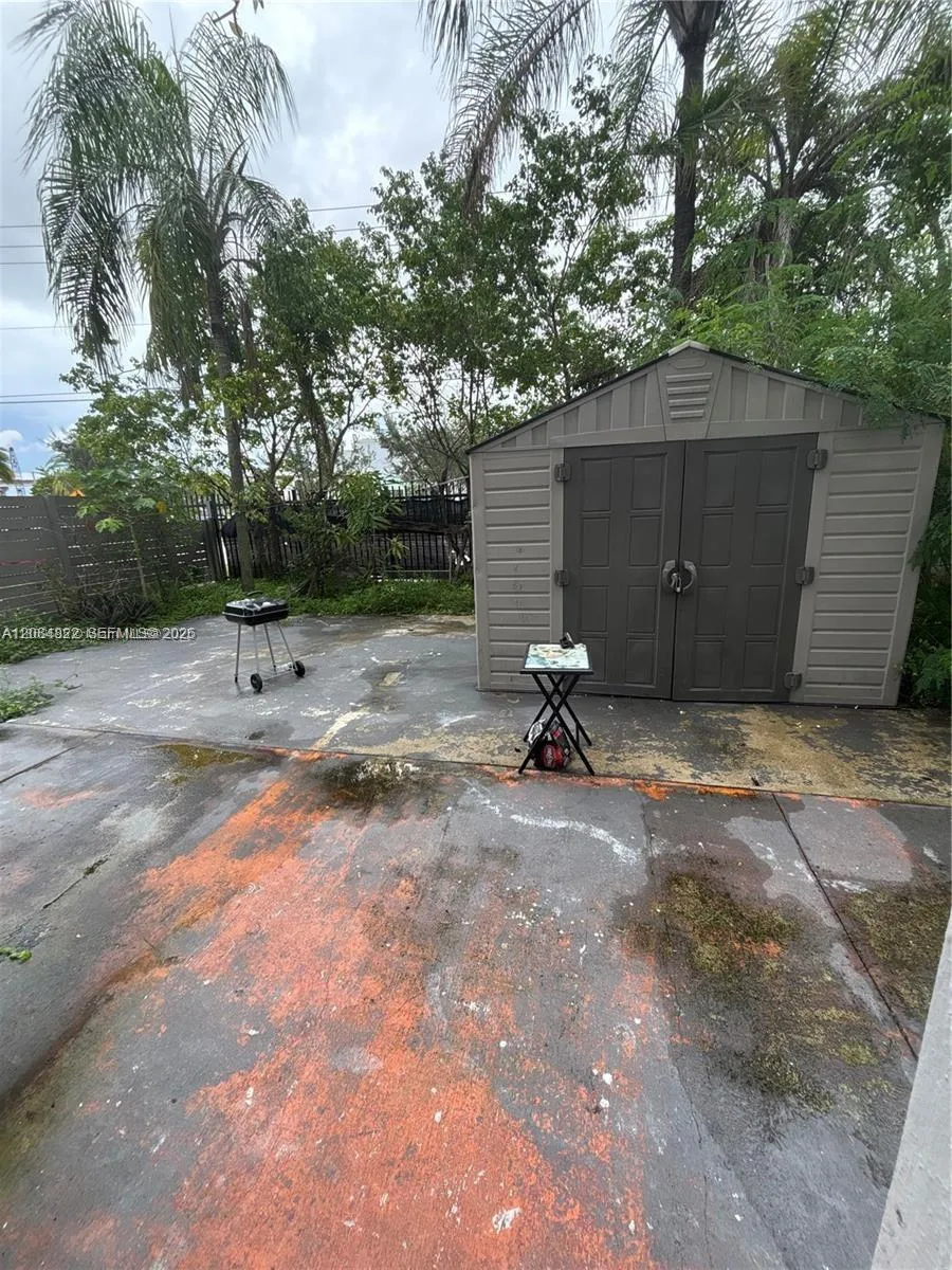 16450 NW 2nd Ave #109 Miami, FL 33169