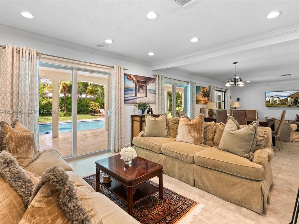 731 NW 4th Ct Boca Raton, FL 33432