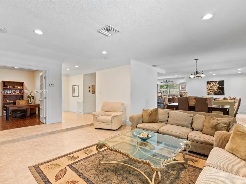 731 NW 4th Ct Boca Raton, FL 33432
