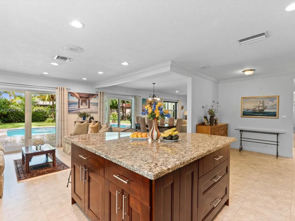 731 NW 4th Ct Boca Raton, FL 33432