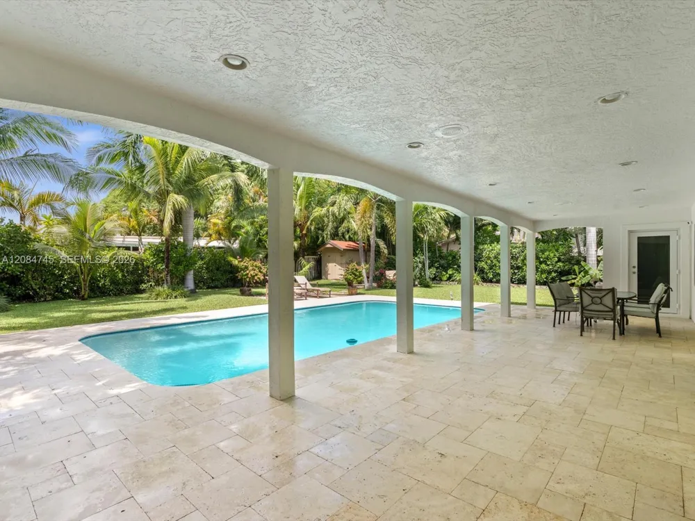 731 NW 4th Ct Boca Raton, FL 33432