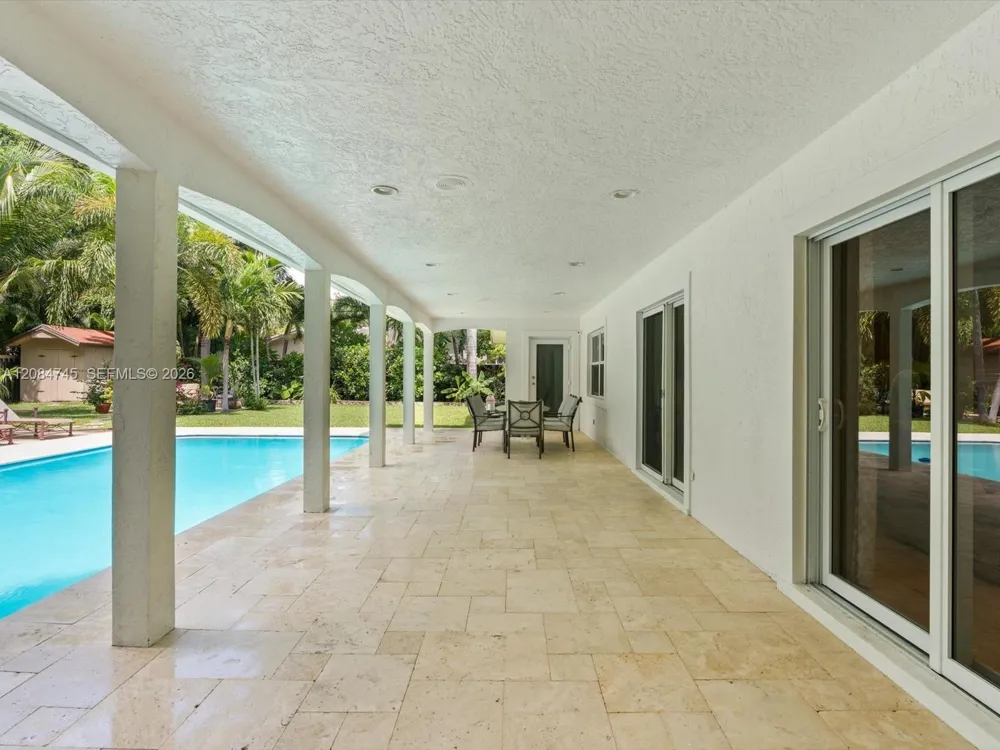 731 NW 4th Ct Boca Raton, FL 33432