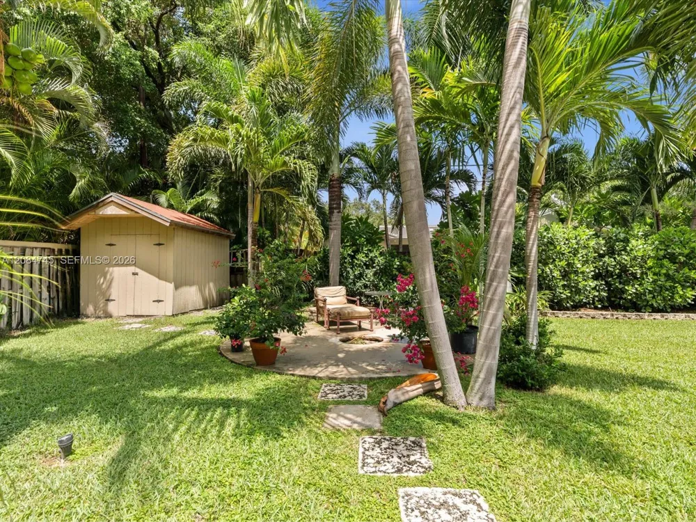 731 NW 4th Ct Boca Raton, FL 33432