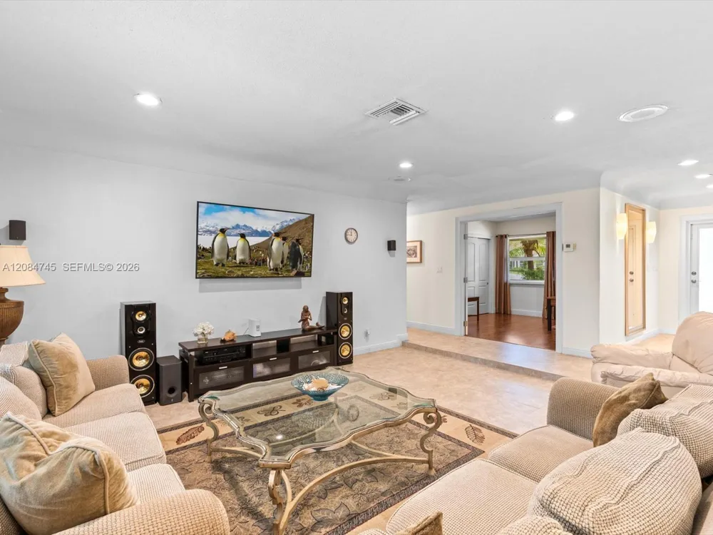 731 NW 4th Ct Boca Raton, FL 33432