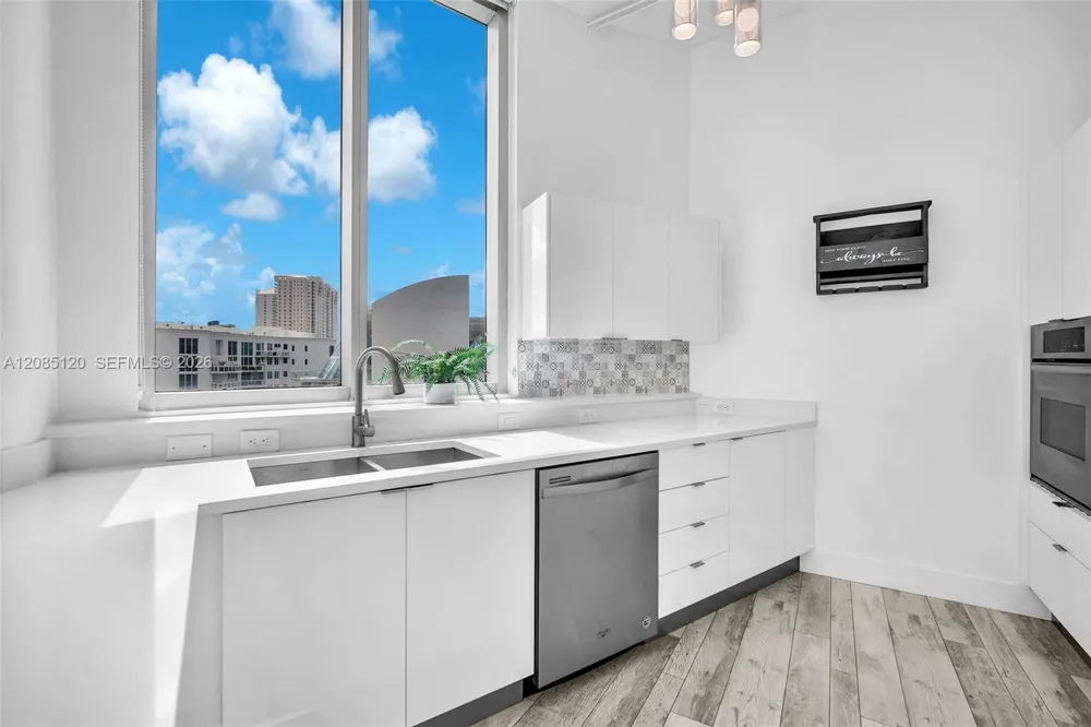 3029 NE 188th St #725 Aventura, FL 33180