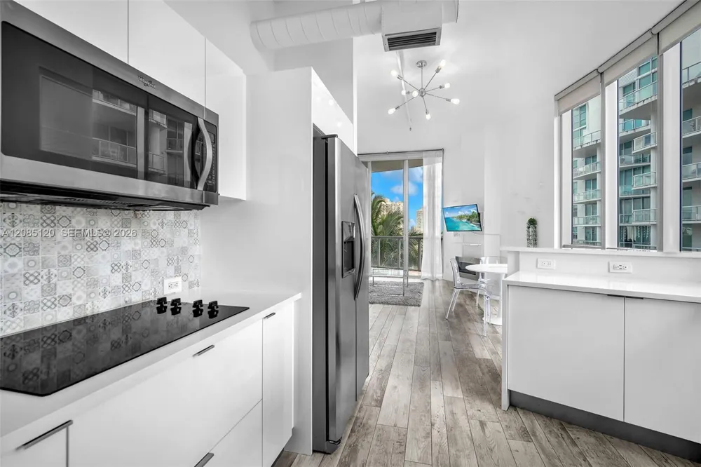 3029 NE 188th St #725 Aventura, FL 33180