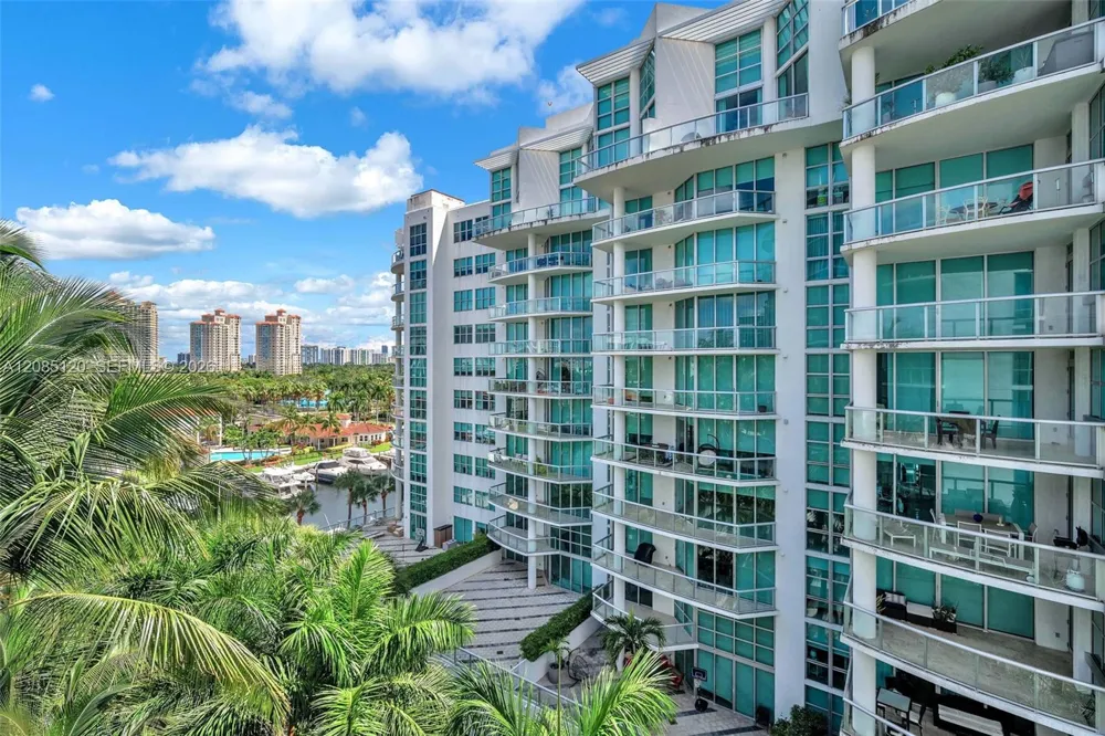 3029 NE 188th St #725 Aventura, FL 33180