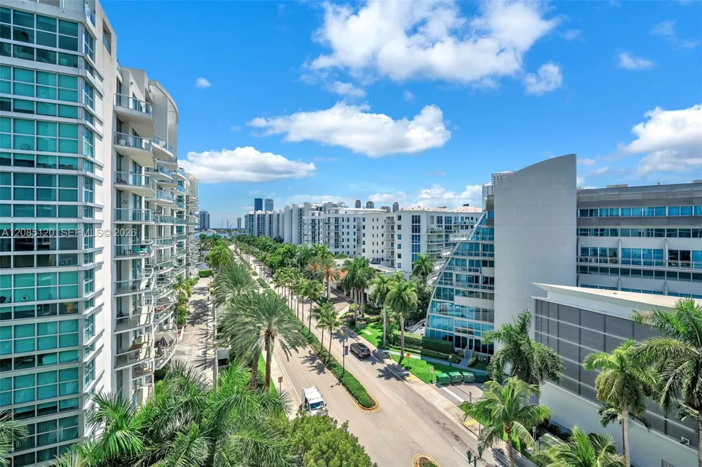 3029 NE 188th St #725 Aventura, FL 33180