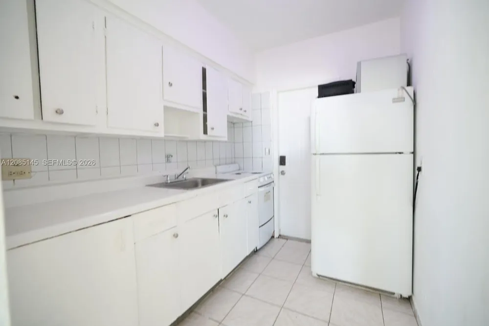 770 83rd St #3 Miami Beach, FL 33141