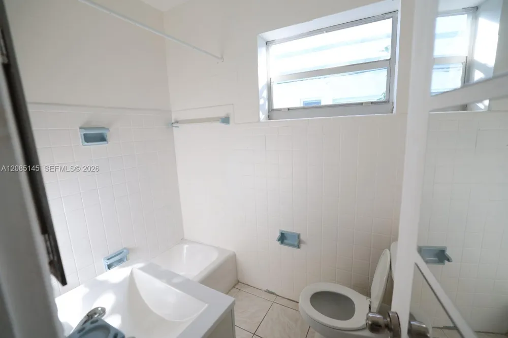 770 83rd St #3 Miami Beach, FL 33141