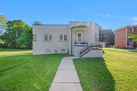 48 Elwood Ave