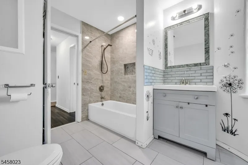 48 Elwood Ave Flemington, NJ 08822