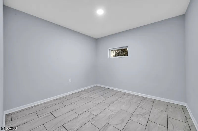 48 Elwood Ave Flemington, NJ 08822