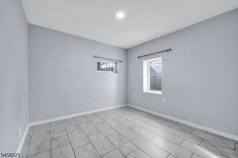 48 Elwood Ave Flemington, NJ 08822