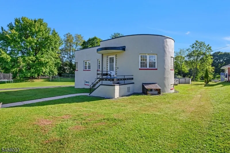 48 Elwood Ave Flemington, NJ 08822