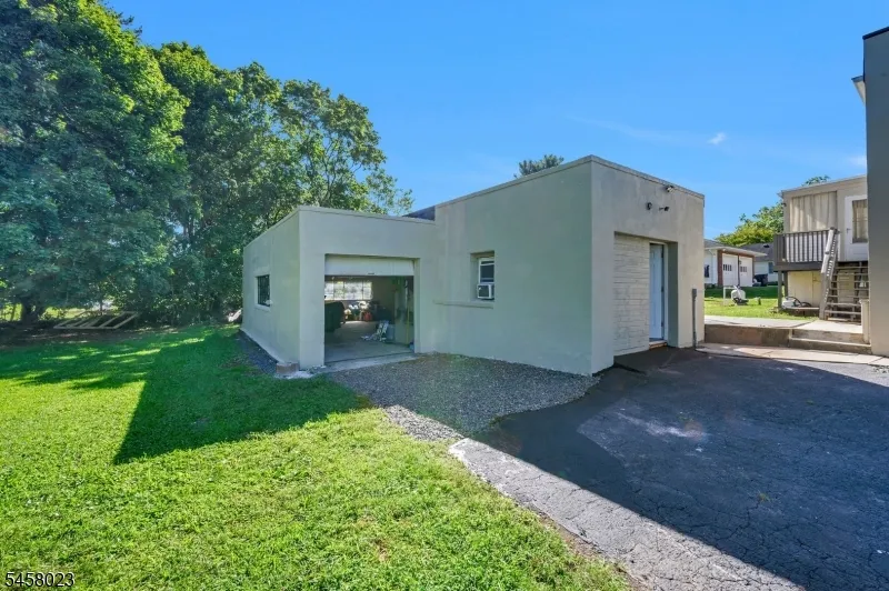 48 Elwood Ave Flemington, NJ 08822