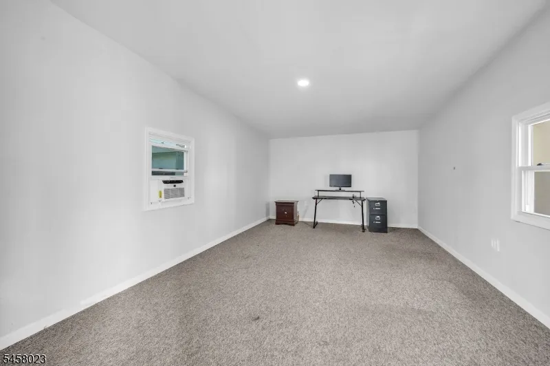 48 Elwood Ave Flemington, NJ 08822