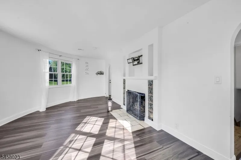 48 Elwood Ave Flemington, NJ 08822