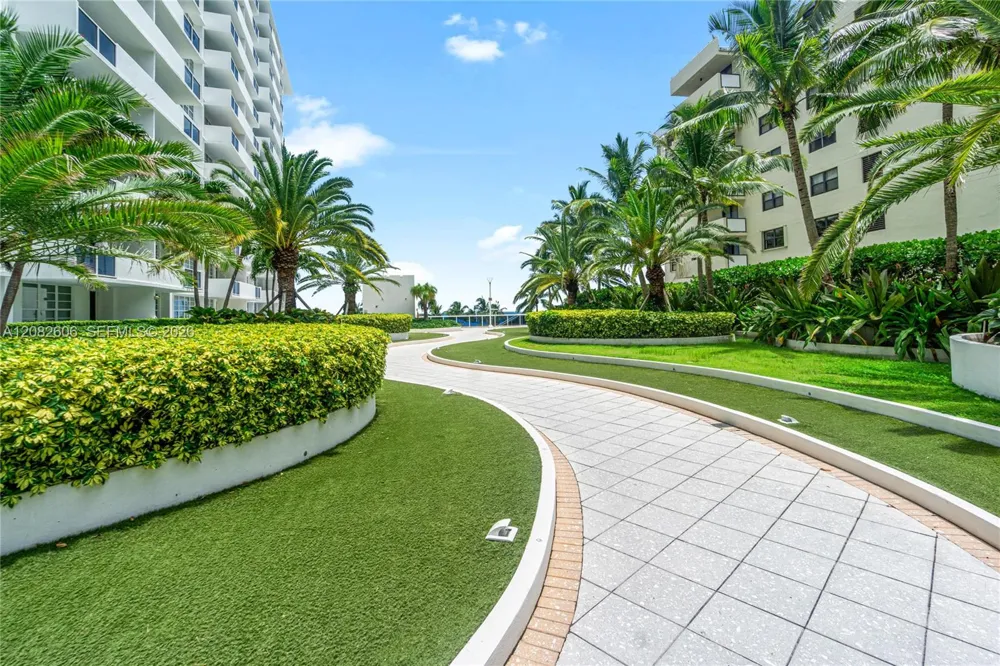 100 Lincoln Rd #1420 Miami Beach, FL 33139