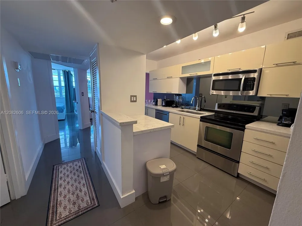 100 Lincoln Rd #1420 Miami Beach, FL 33139