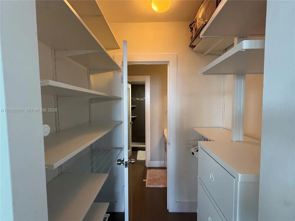 100 Lincoln Rd #1420 Miami Beach, FL 33139