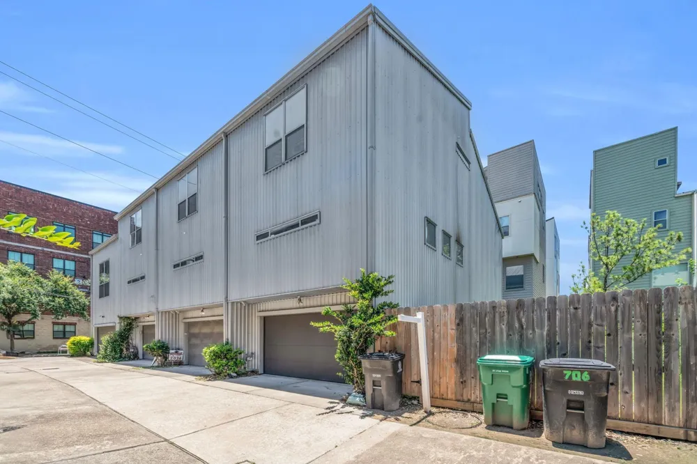 708 Ruthven Street Houston, TX 77019
