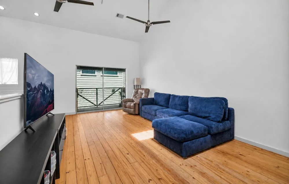 708 Ruthven Street Houston, TX 77019