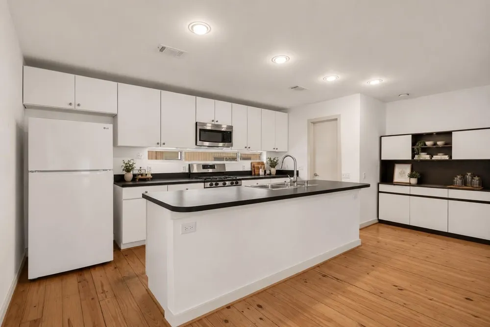 708 Ruthven Street Houston, TX 77019
