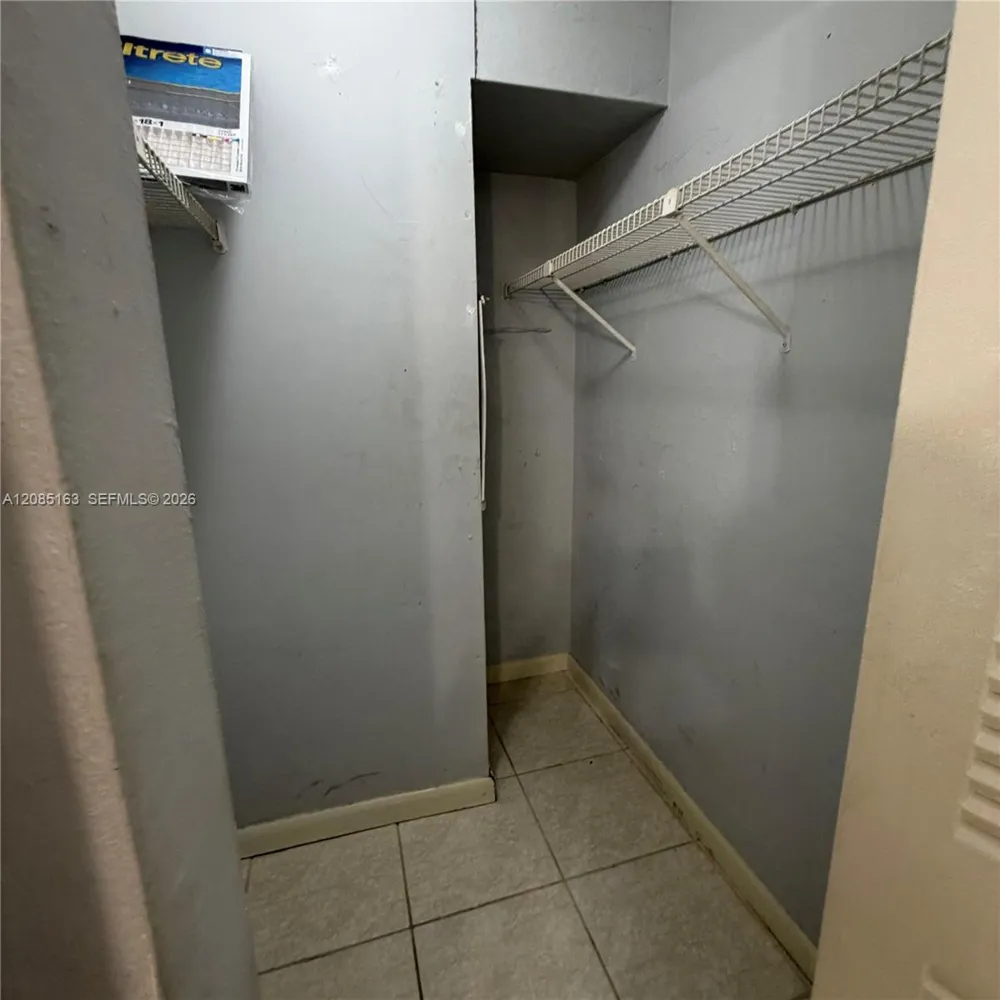 2175 NE 170th St #307 North Miami Beach, FL 33162