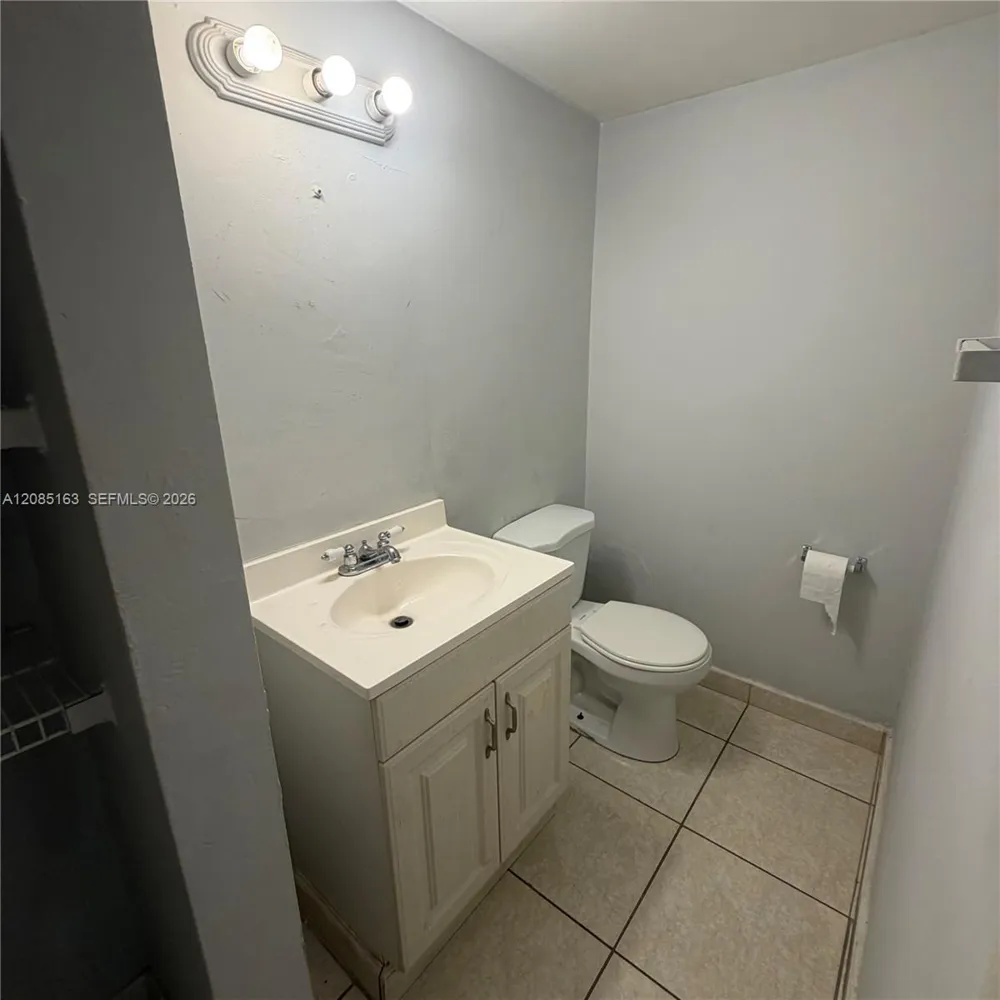 2175 NE 170th St #307 North Miami Beach, FL 33162